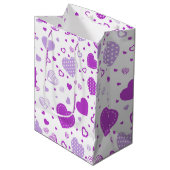 Lila weißer Hintergrund Mittlere Geschenktüte (Vorderseite Schrägansicht)