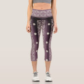 Lila weißer Karrer Polka Dock Damaskus Kunst Capri Leggings (Vorderseite)
