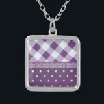 Lila weißer Karrer Polka Dock Damaskus Kunst Versilberte Kette<br><div class="desc">Lila Schwarz-Weiß-Karton-DotfloralDamaskus-Kunst mit der Einführung der "Lila weiß karierten Polka Dot Floral Damask Art", ein raffiniertes und visuell ansprechendes Stück, das eine Vielzahl von Mustern kombiniert, um ein elegantes Design zu schaffen. Das Design besteht aus einem karierten Muster, einem Damast-inspiriert Rahmen mit weißen Kreisen und einem Polka-Punkt-Abschnitt, wodurch ein visuell...</div>
