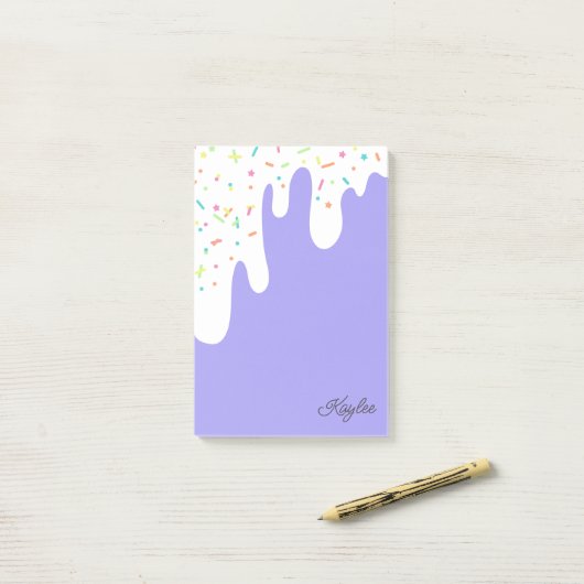 Lila weißer Zuckerguss Sprinklerklingt Ihren Namen Post-it Klebezettel (Auf Schreibtisch)