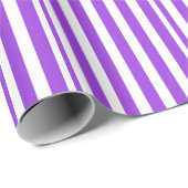 Lila weißes, minimalistisches Streifenmuster Party Geschenkpapier (Rolleneckpunkt)