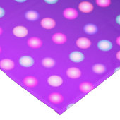 Lila Wellenpunkte Tischdecke (Schrägansicht)