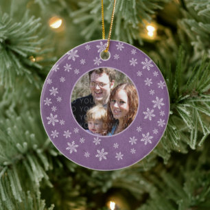 Lila Whimsical-Schneeflocken-Foto-Ornament Keramikornament