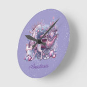 Lila Whimsischer Weihnachtsbaum Runde Wanduhr (Winkel)
