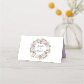 Lila White Floral Monogram Wedding Platzkarte (Rückseite)
