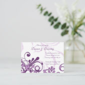 Lila White Floral Wedding Card Begleitkarte (Stehend Vorderseite)