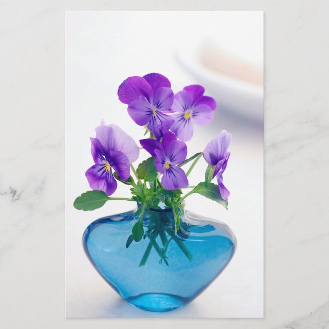 Lila White Violas Blume Blue Vase Floral (Vorderseite)