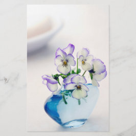 Lila White Violas Blume Blue Vase Floral