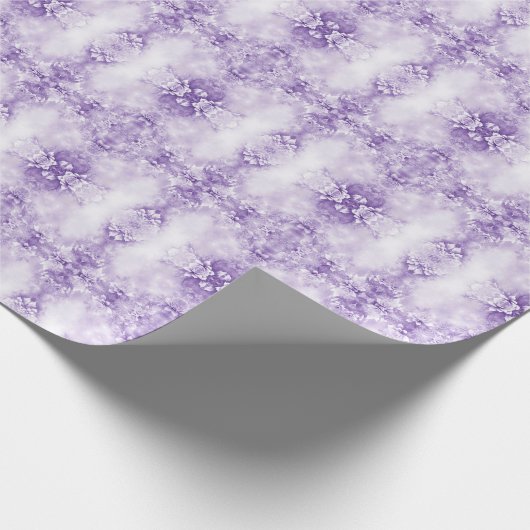 Lila Whitepaper über Blume Geschenkpapier (Ecke)