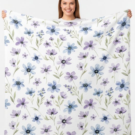 Lila Wiesenblumenwiese Fleecedecke