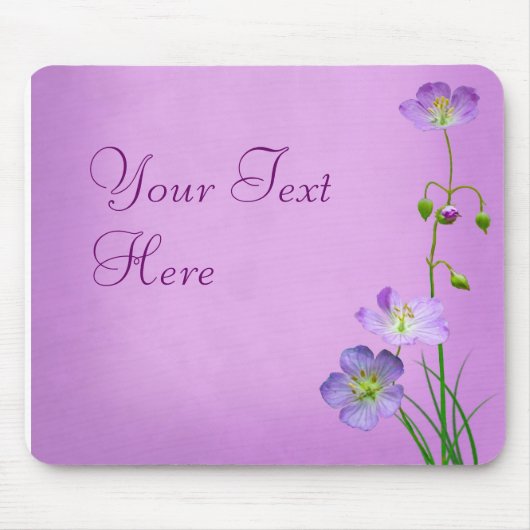 Lila Wildblume auf Lila Mousepad (Vorne)