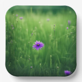 Lila Wildblumen auf dem grünen Feld Pappteller (Vorderseite)