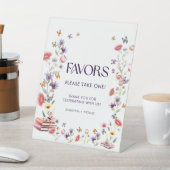 Lila Wildblumen-Geschenk zur Brautparty Sockelschild (In SItu)