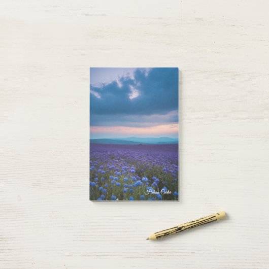 Lila Wildblumen Post-it Klebezettel (Auf Schreibtisch)