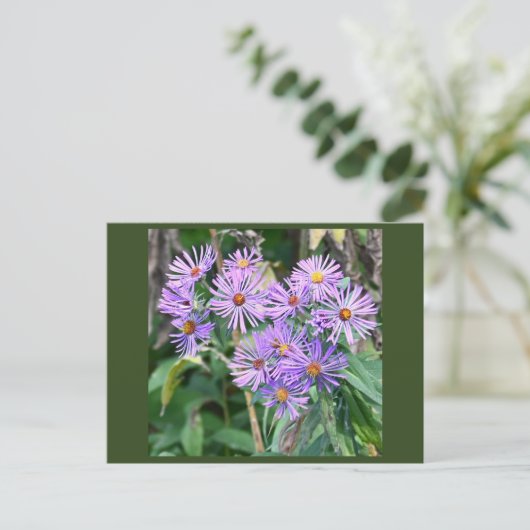 Lila Wildblumen Postkarte (Stehend Vorderseite)