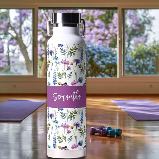Lila Wildblumen-Wasserfarbe-Monogramm-Name Trinkflasche