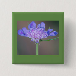 Lila wilde Blume Button