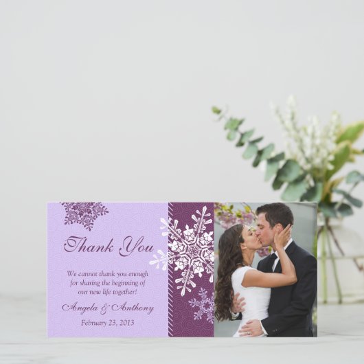 Lila Winterhochzeit mit Schneeflocken Danke (Stehend Vorderseite)