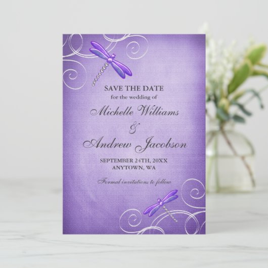 Lila Wirbel der Libellen beim Hochzeitsfeiern Save The Date (Stehend Vorderseite)