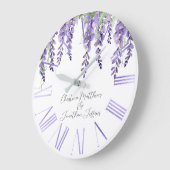 Lila Wisteria Blume auf Weiß Elegant Große Wanduhr (Winkel)