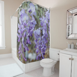 Lila Wisteria-Blume im Frühling mit Bienen-Foto Duschvorhang
