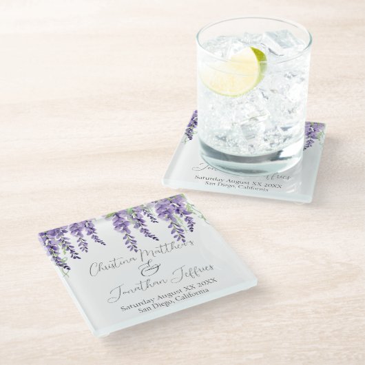 Lila Wisteria Blume on Elegante Glasuntersetzer (Schrägansicht)