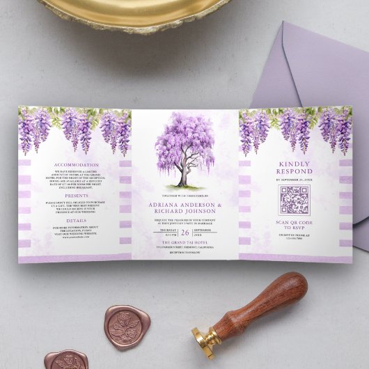 Lila Wisteria Floral Tree Foto QR Code Hochzeit Dreifach Gefaltete Einladung