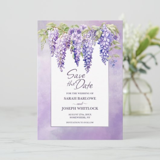 Lila Wisteria Floral Wedding Save the Date (Stehend Vorderseite)