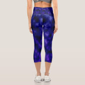 Lila Wolken Capri Leggings (Rückseite)