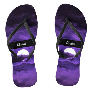 Lila Wolken im Herbst Vollmond Badesandalen