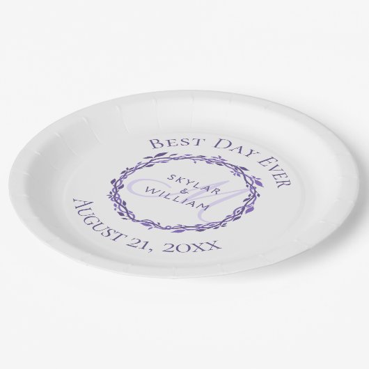 Lila Woodsy Wedding Best Day Ever Decorative Pappteller (Schrägansicht)