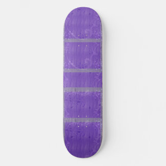 lila Wow. Skateboard