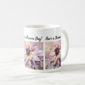 Lila Yellow Dahlia Wasserfarbe Blume Kaffeetasse (VorderseiteRechts)