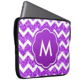 Lila Zickzack Glitzer-Monogramm Laptopschutzhülle (Vorne Rechts)