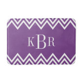 Lila Zickzack Monogramm Badematte (Vorderseite)