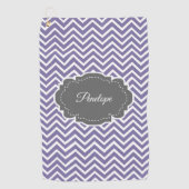 Lila Zickzack Personalisiert Golfhandtuch (Vorderseite)