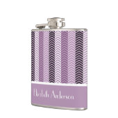 Lila Zickzack Streifenmuster mit Namen Flachmann (Links)