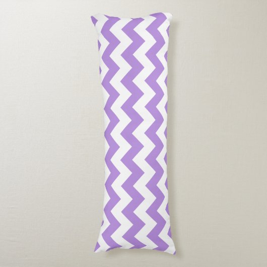 Lila Zigzag, Lila Zickzack, geometrisches Muster Seitenschläferkissen (Vorderseite Vertikal)