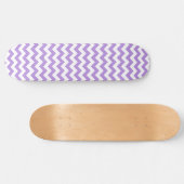 Lila Zigzag, Lila Zickzack, geometrisches Muster Skateboard (Horizontal)