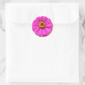 Lila Zinnia-Blume im Blut Runder Aufkleber (Tasche)