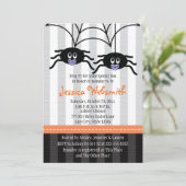 Lila Zwillingsspinnen Halloween Babydusche lädt ei Einladung (Stehend Vorderseite)