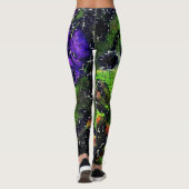Lilac-Blume und Blätter in geschnitztem Mosaik Leggings (Rückseite)