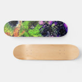 Lilac-Blume und Blätter in geschnitztem Mosaik Skateboard (Horizontal)