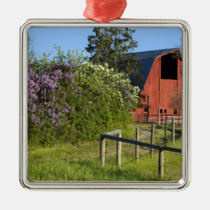 Lilac-Büsche in Blüten und Maden in den Bäumen Ornament Aus Metall