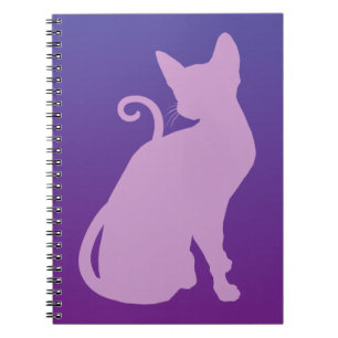 Lilac Cat auf Lila Notizblock