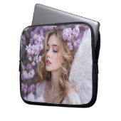 Lilac Dreams - Serene Spring Angel Laptopschutzhülle (Vorderseite Links)