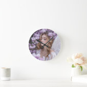 Lilac Dreams - Serene Spring Angel Runde Wanduhr (Zuhause)