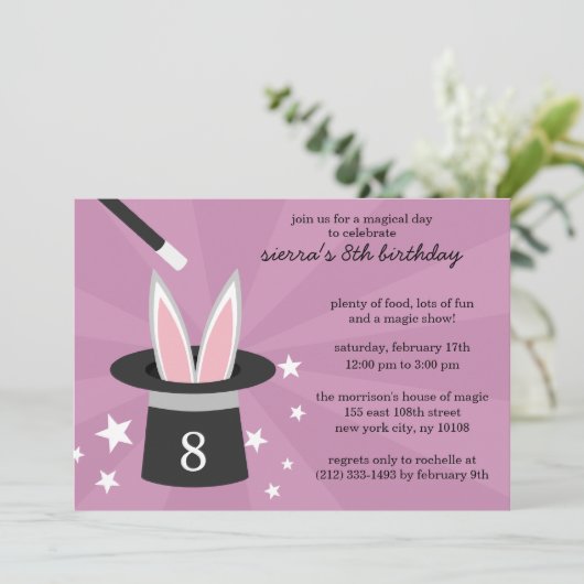 Lilac Flüchtige Blick-a-Boo Rabbit Custom Magic Bi Einladung (Stehend Vorderseite)