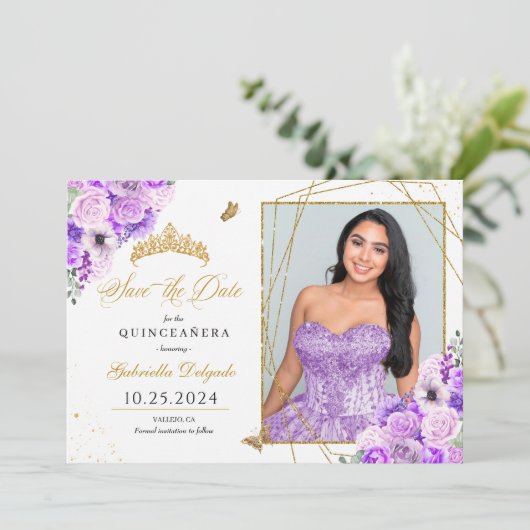 Lilac & Gold Foto Card Quinceañera Save the Date Einladung (Stehend Vorderseite)