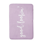 Lilac Good Lookin' Calligraphy Script Bath Mat Badematte (Vorderseite Vertikal)